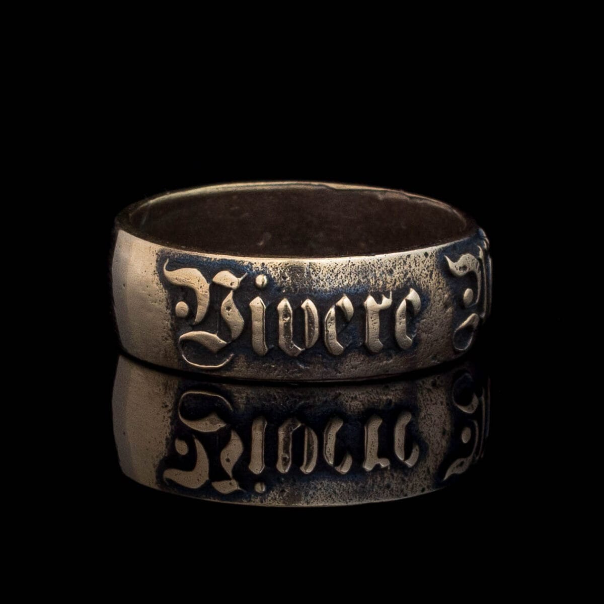 Vivere Militare Est latin phrase ring - Image 4