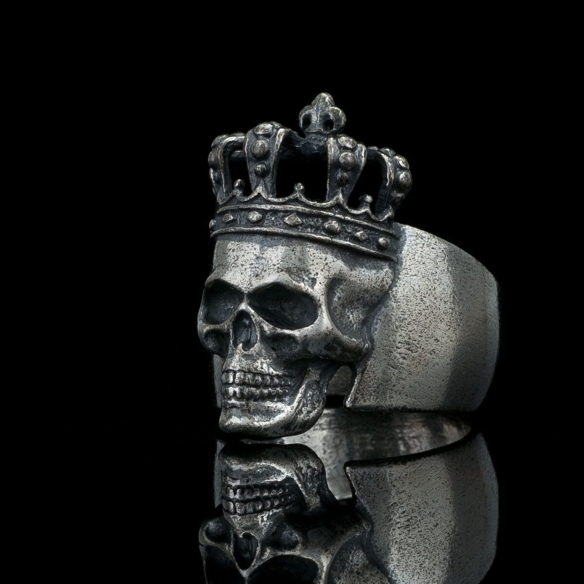 Skull in Crown Ring - Image 1