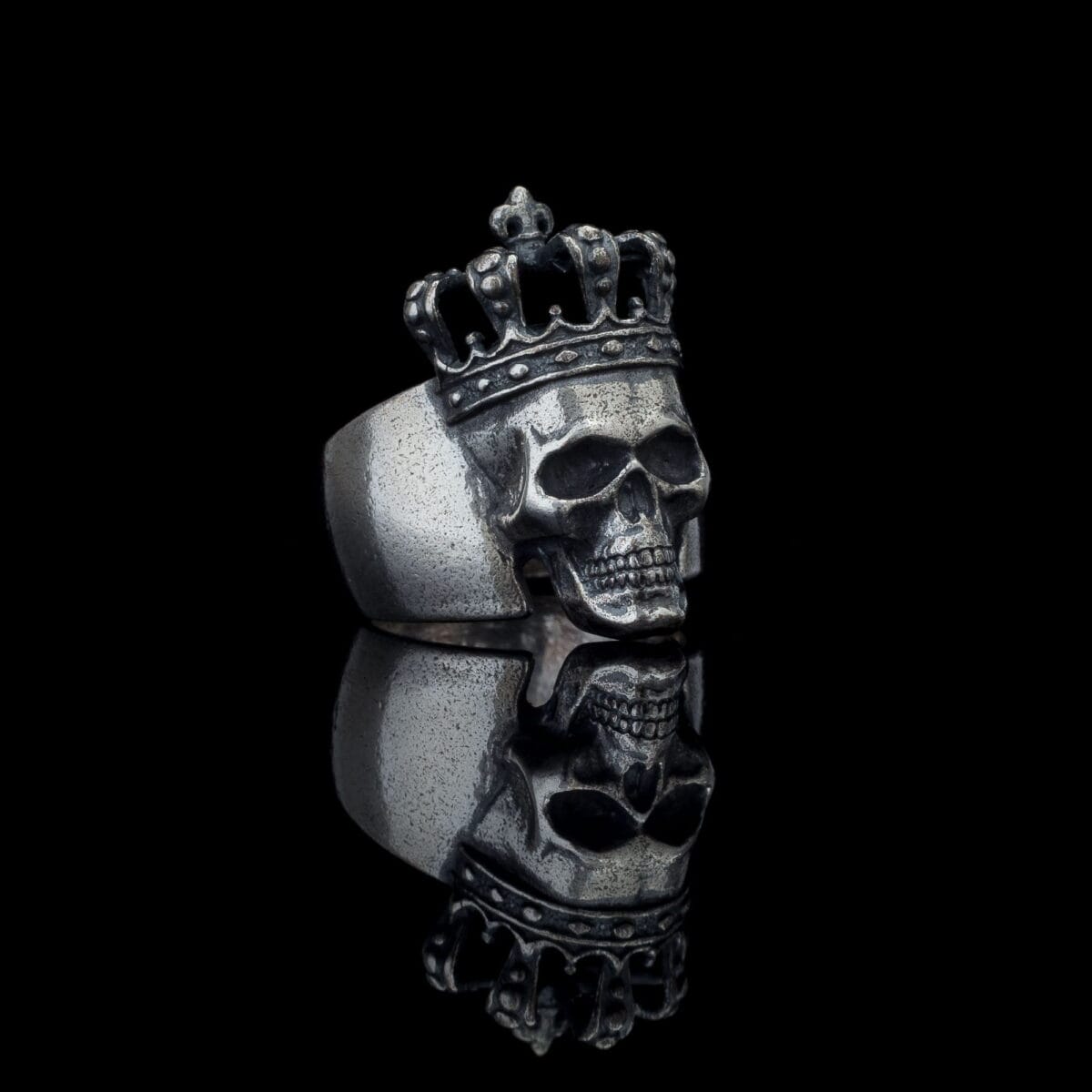 Skull in Crown Ring - Image 6