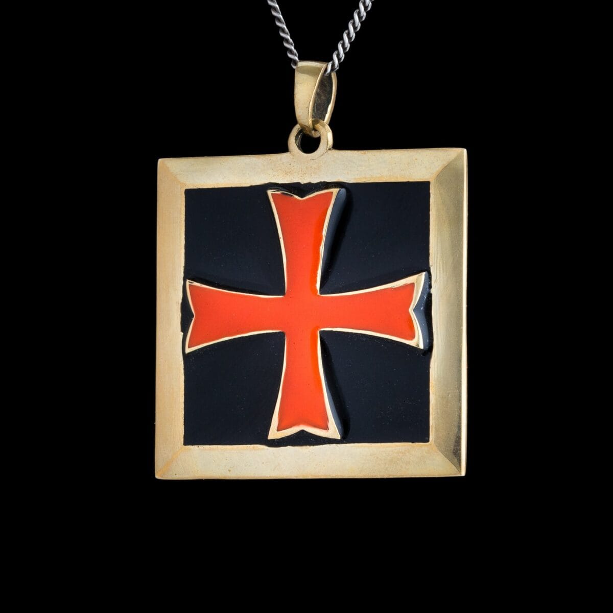 Templar Tamplier Cross on Shield Pendant - Image 3