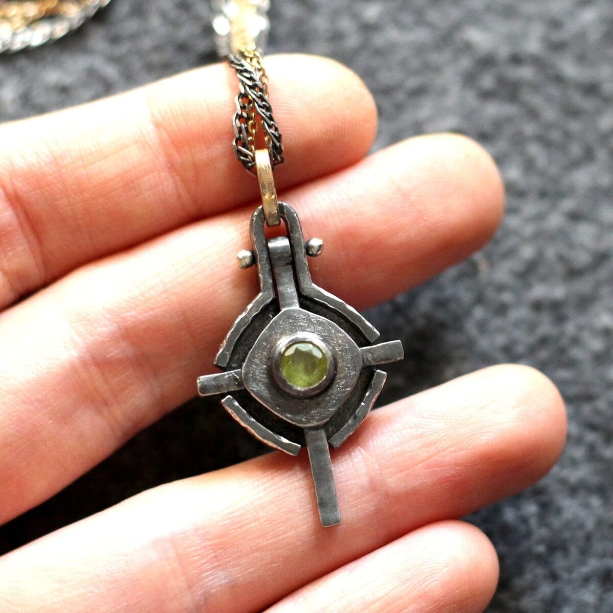 Gothic kinematic green sparkle sphene cross - Image 3