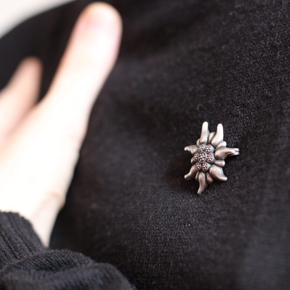 Edelweiss flower brooch. Flower broach - Image 3