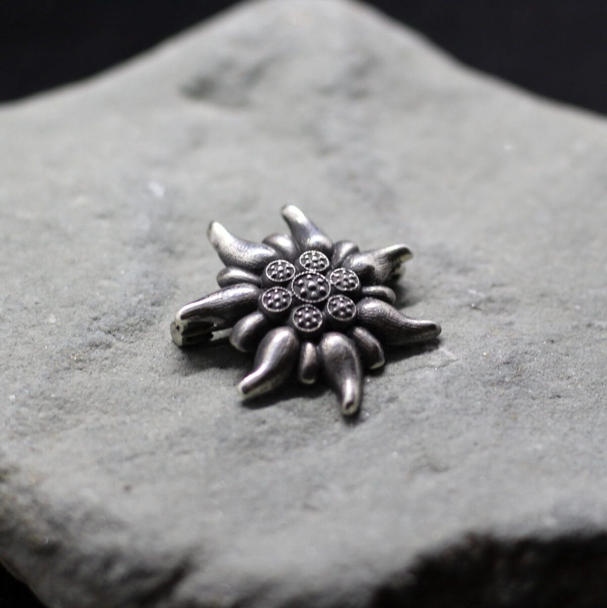 Edelweiss flower brooch. Flower broach - Image 4