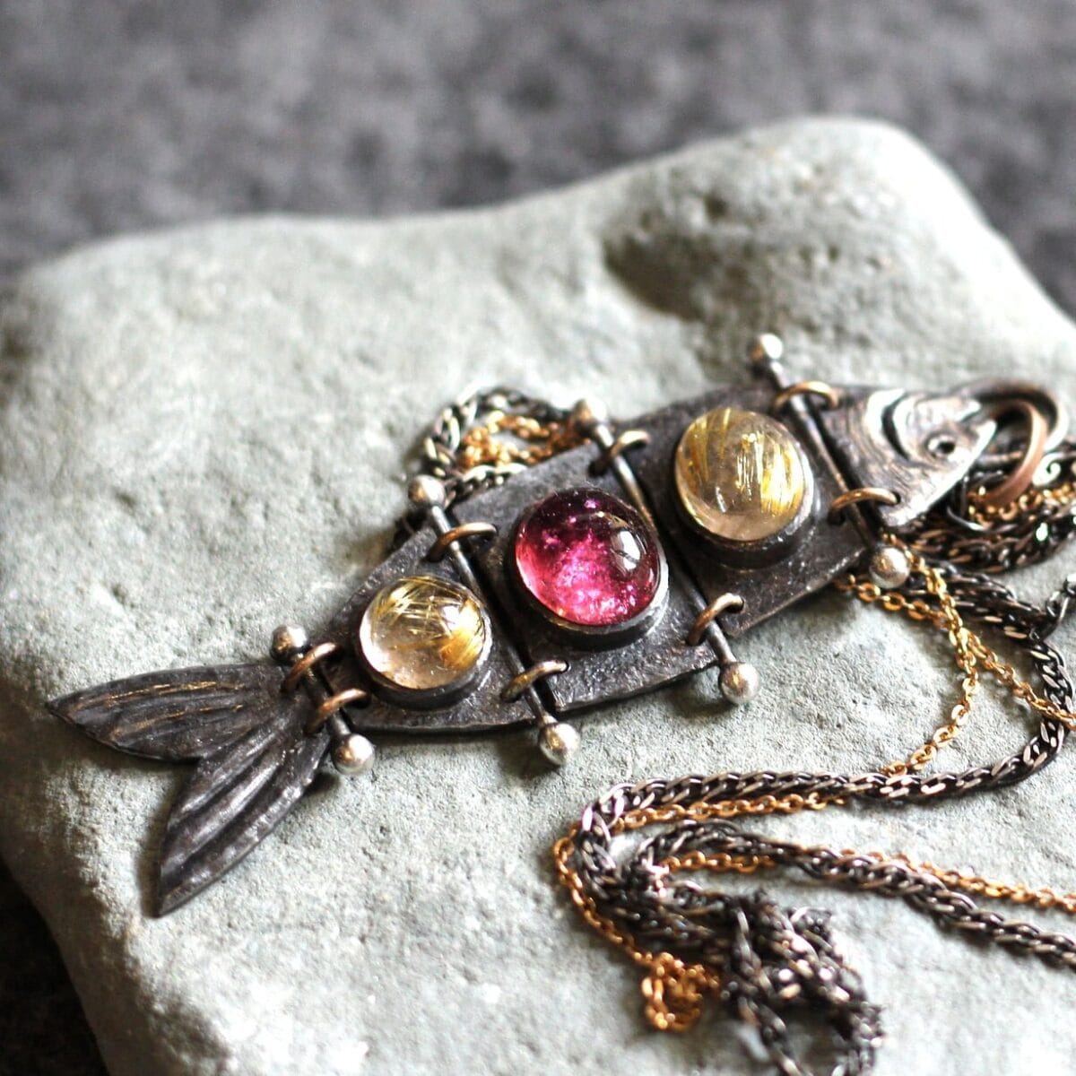 Silver and bronze kinematic fish pendant - Image 6