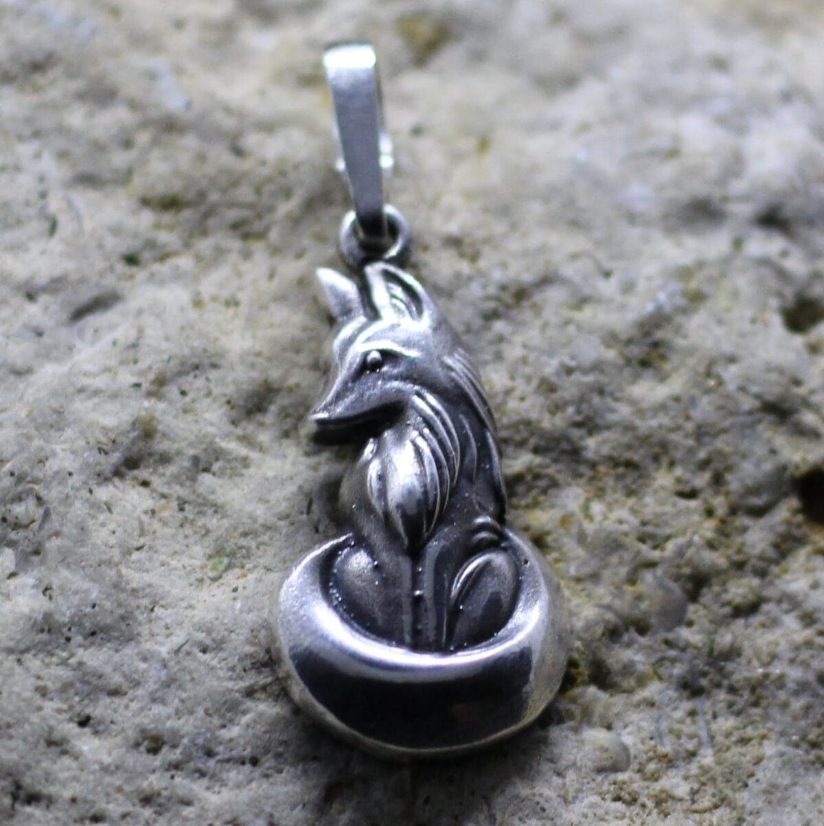 Small cute fox pendant - Image 1