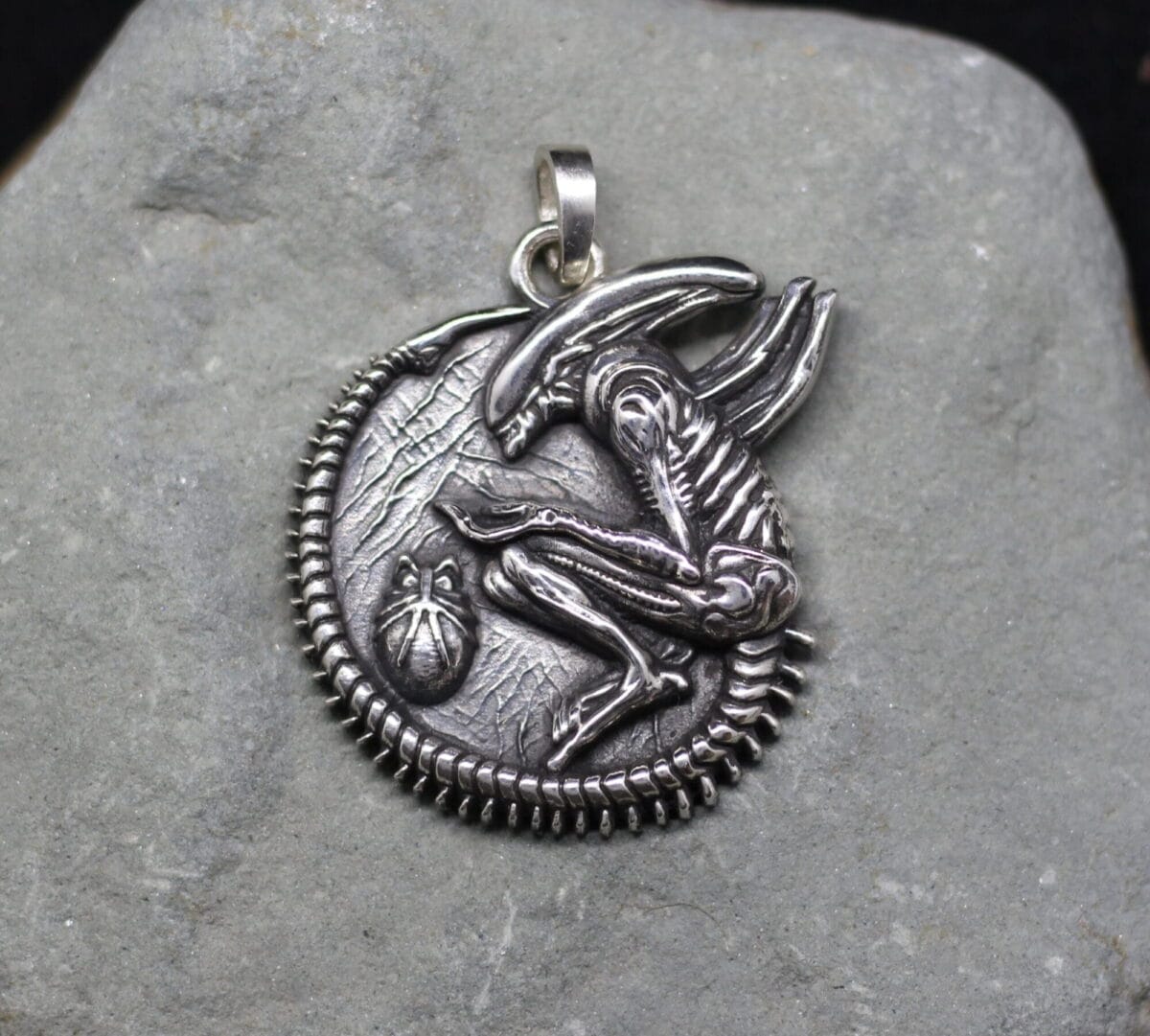 Alien Xenomorph pendant