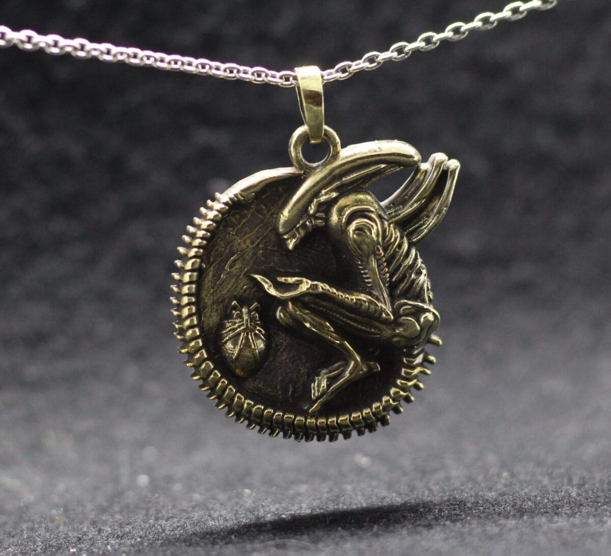 Alien Xenomorph pendant