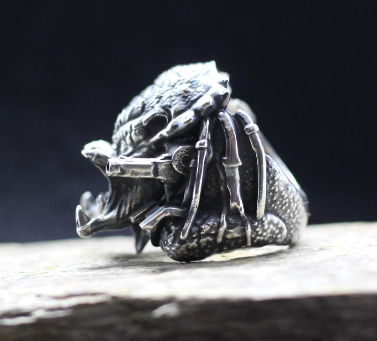 Predator face of alien ring with cannon - Image 7
