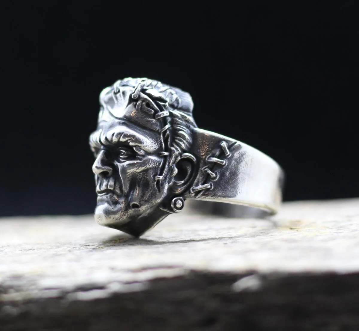 Monster of Frankenstein ring - Artifactoria
