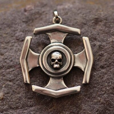 Big Warhammer cross Rosarius Rosette pendant