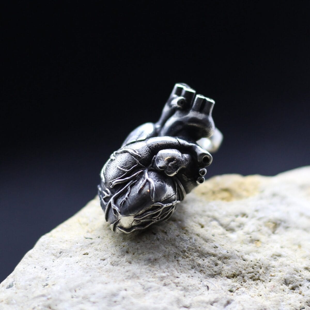 All-metall Anatomical Human heart pendant - Image 3