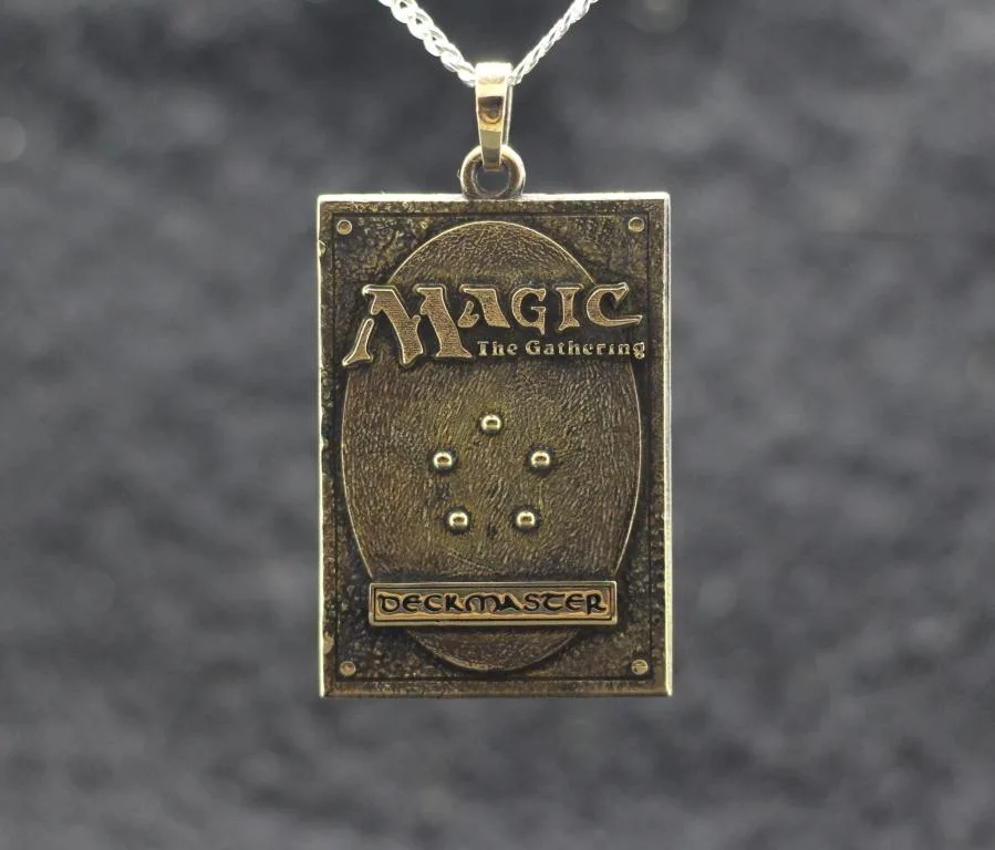 Magic the Gathering silver gift card pendant - Artifactoria Magic the Gathering silver gift card pendant - Artifactoria