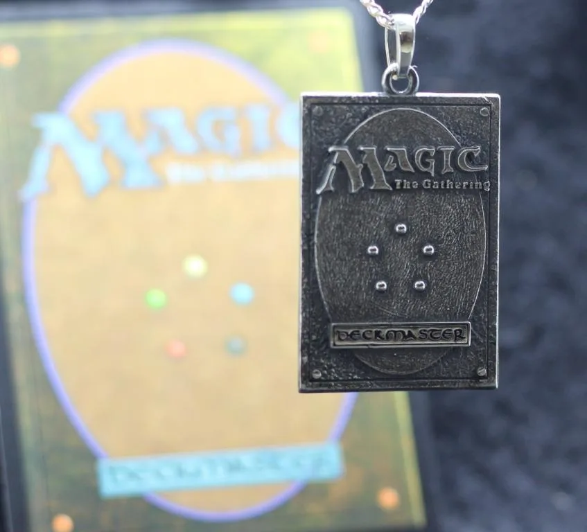 Magic the Gathering silver gift card pendant - Artifactoria