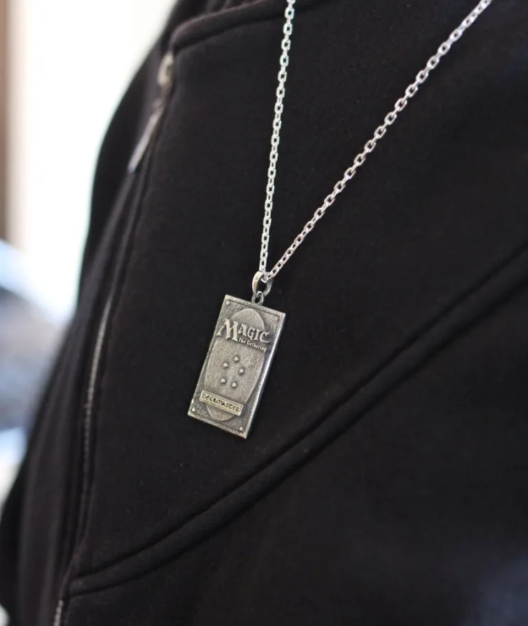 Magic the Gathering silver gift card pendant Artifactoria